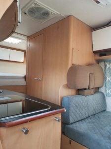Eura Mobil 665HB photo 4